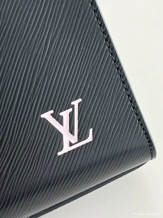 Official oldcobbler SAC VUITTON PETIT LOUIS PLAT 0630